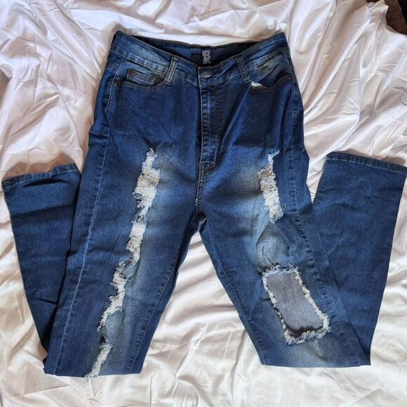 Blue Ripped Jeans – Size 6 – Distressed Trendy Fit - Picture 2 of 7